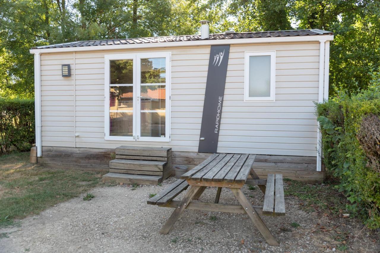 Camping Du Sevron Saint-Etienne-du-Bois  エクステリア 写真