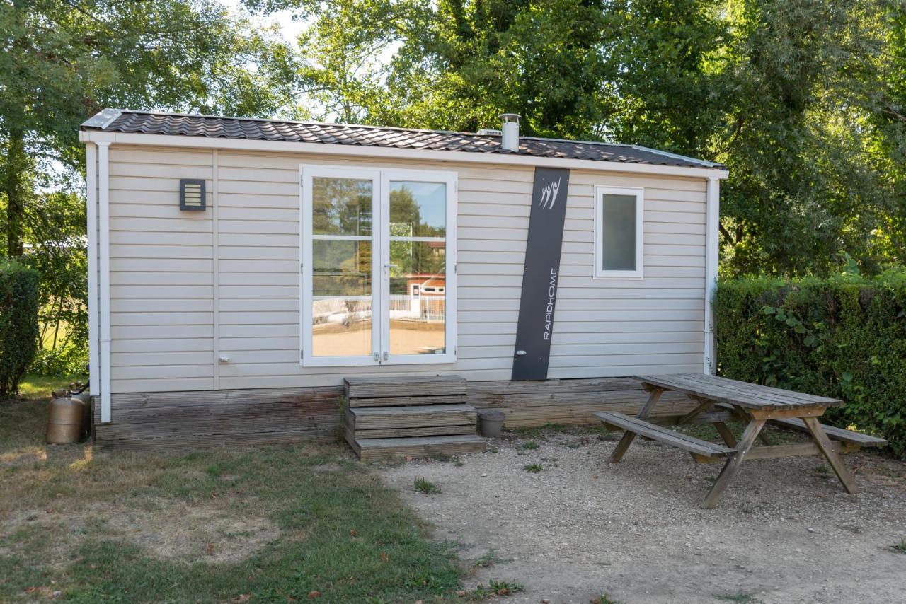Camping Du Sevron Saint-Etienne-du-Bois  エクステリア 写真
