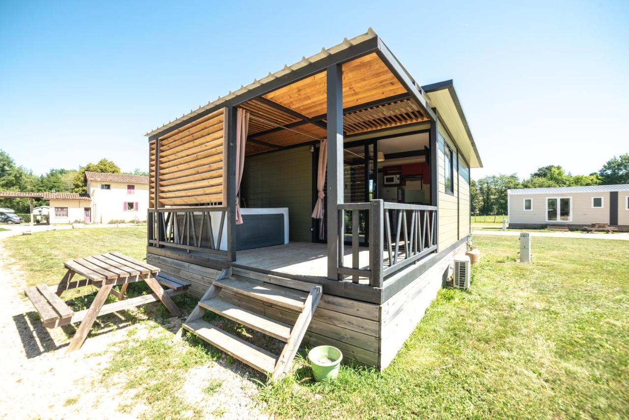 Camping Du Sevron Saint-Etienne-du-Bois  エクステリア 写真