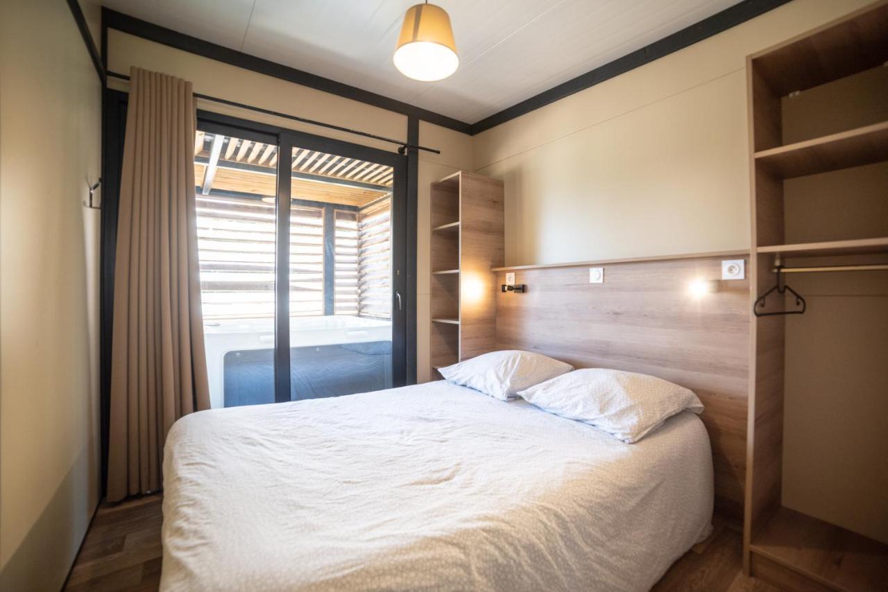 Camping Du Sevron Saint-Etienne-du-Bois  エクステリア 写真