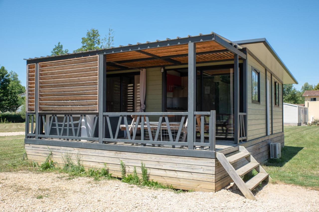 Camping Du Sevron Saint-Etienne-du-Bois  エクステリア 写真