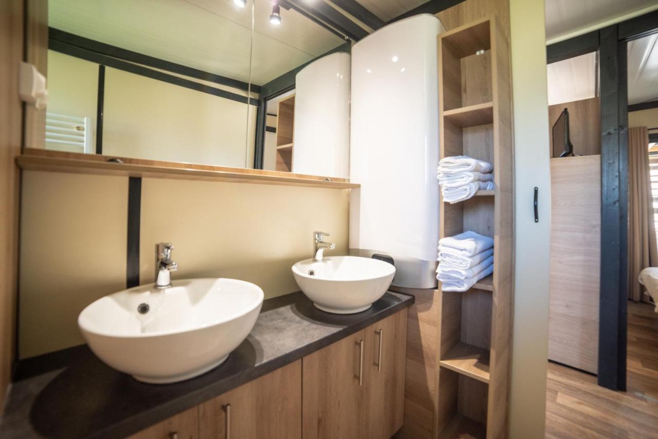 Camping Du Sevron Saint-Etienne-du-Bois  エクステリア 写真