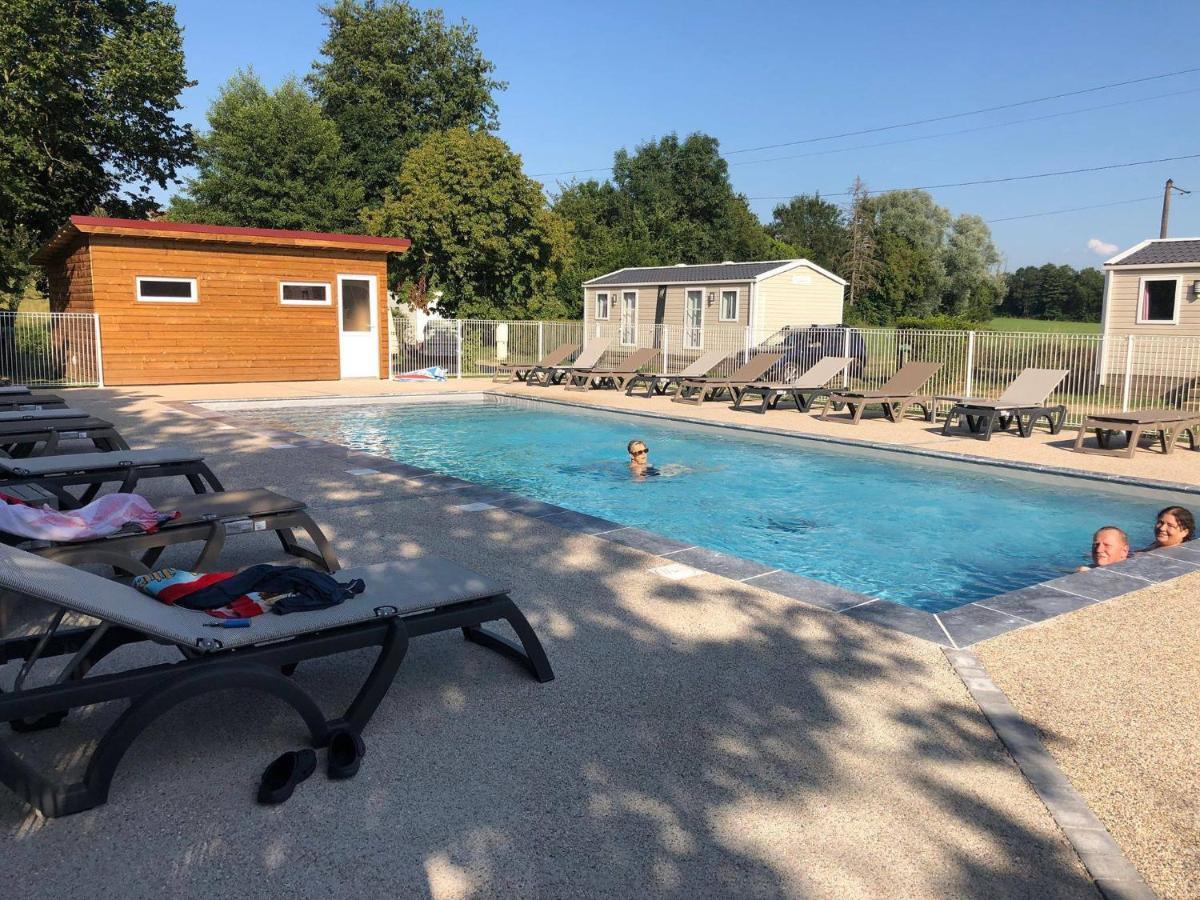 Camping Du Sevron Saint-Etienne-du-Bois  エクステリア 写真